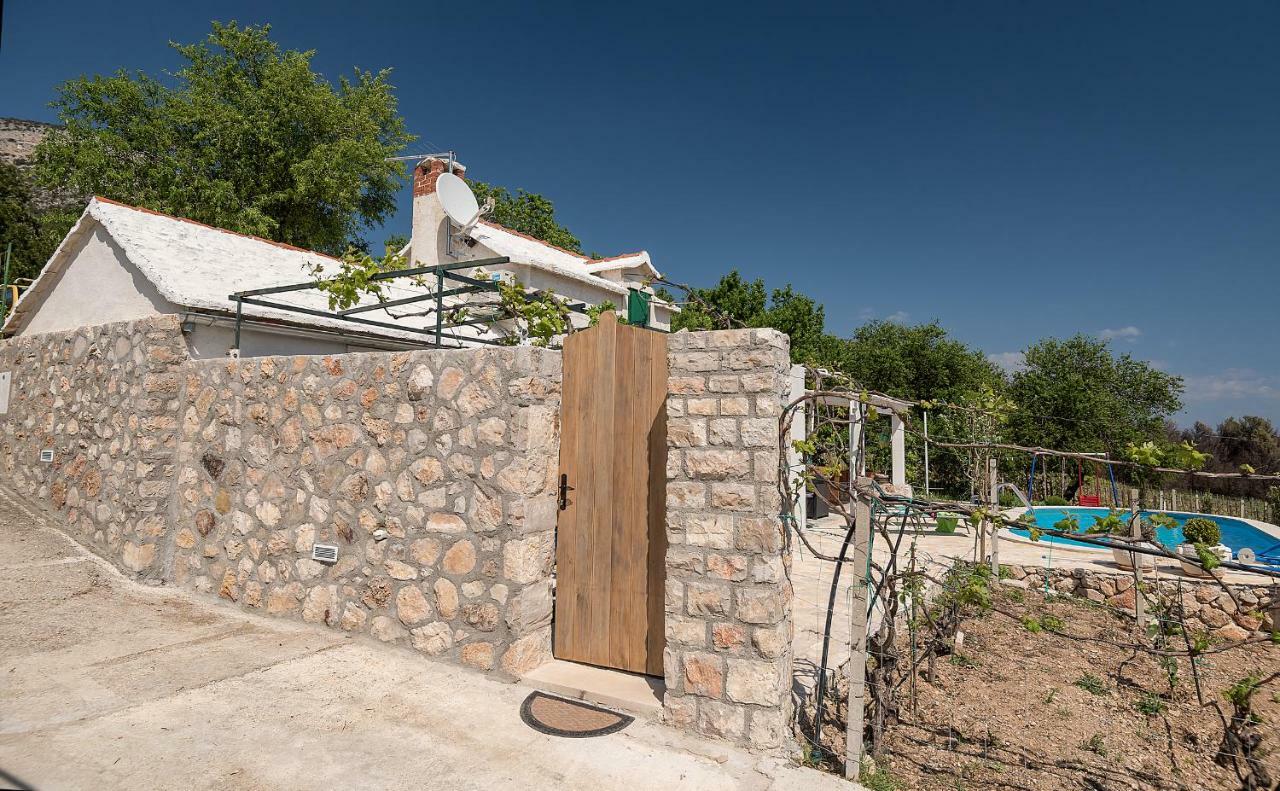 Holiday Home Vineyard House Бол Екстер'єр фото