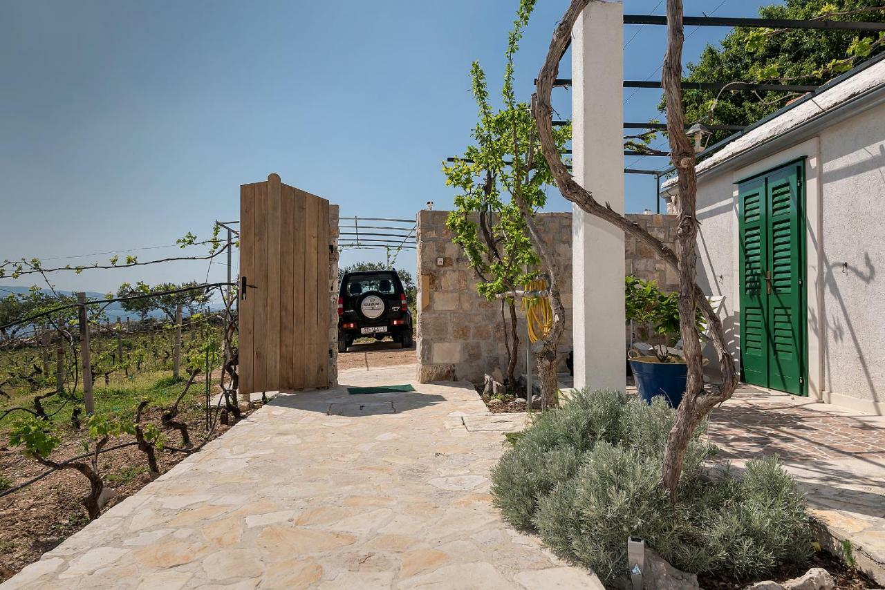 Holiday Home Vineyard House Бол Екстер'єр фото